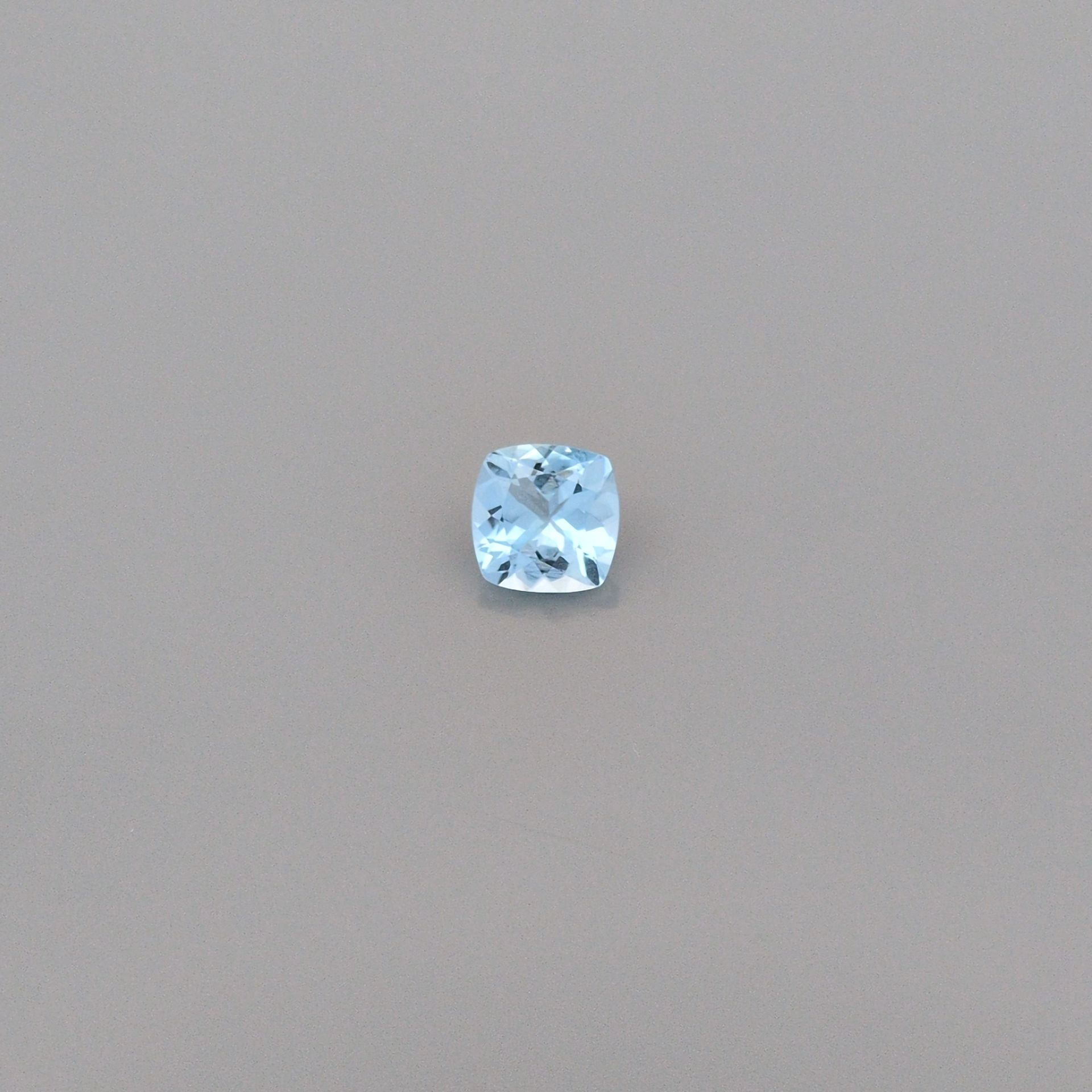 Akwamaryn 1,28 ct, niebieski, szlif cushion