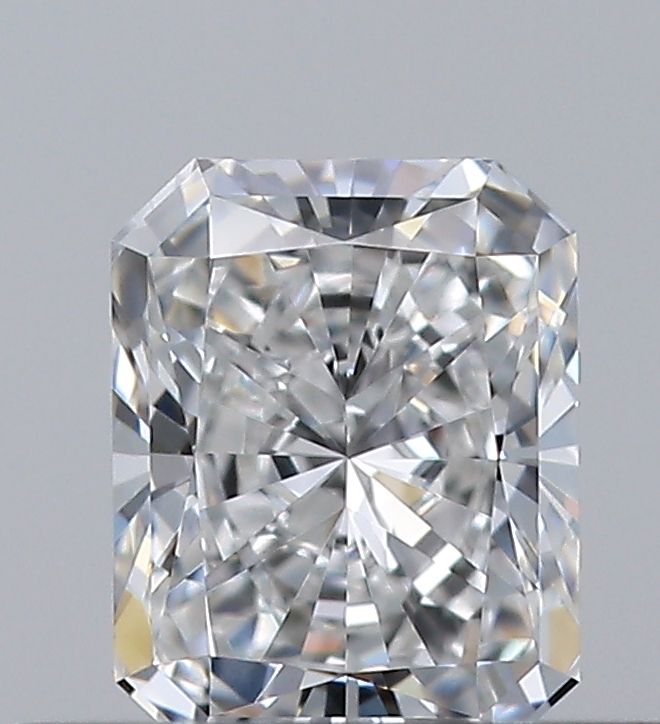 Prírodný diamant radiant,...