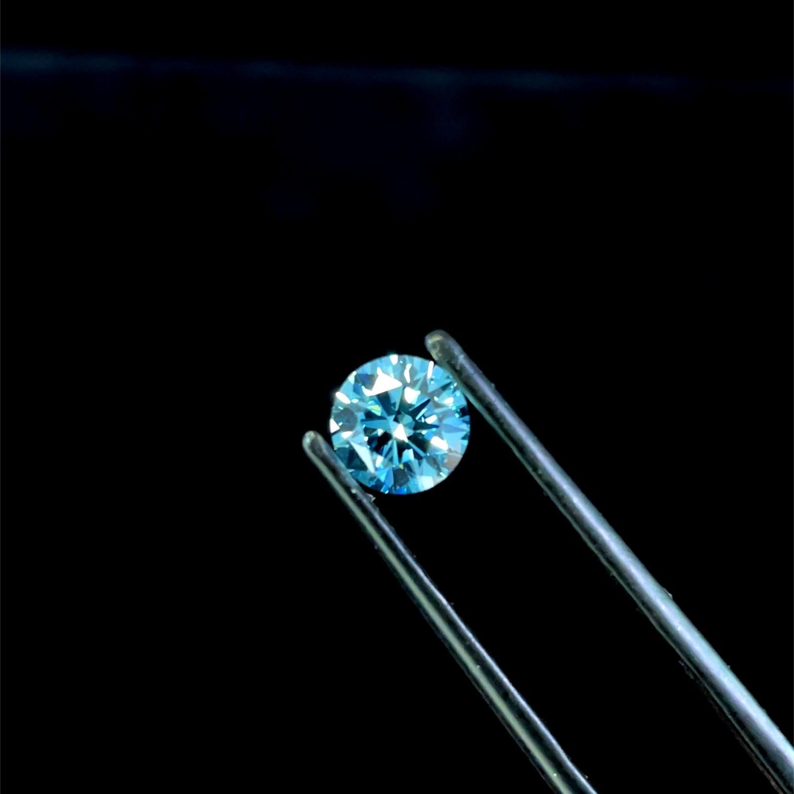 0.91 CT Blue ROUND