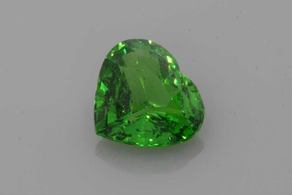 Granat 2,01 ct, zielony, szlif serce