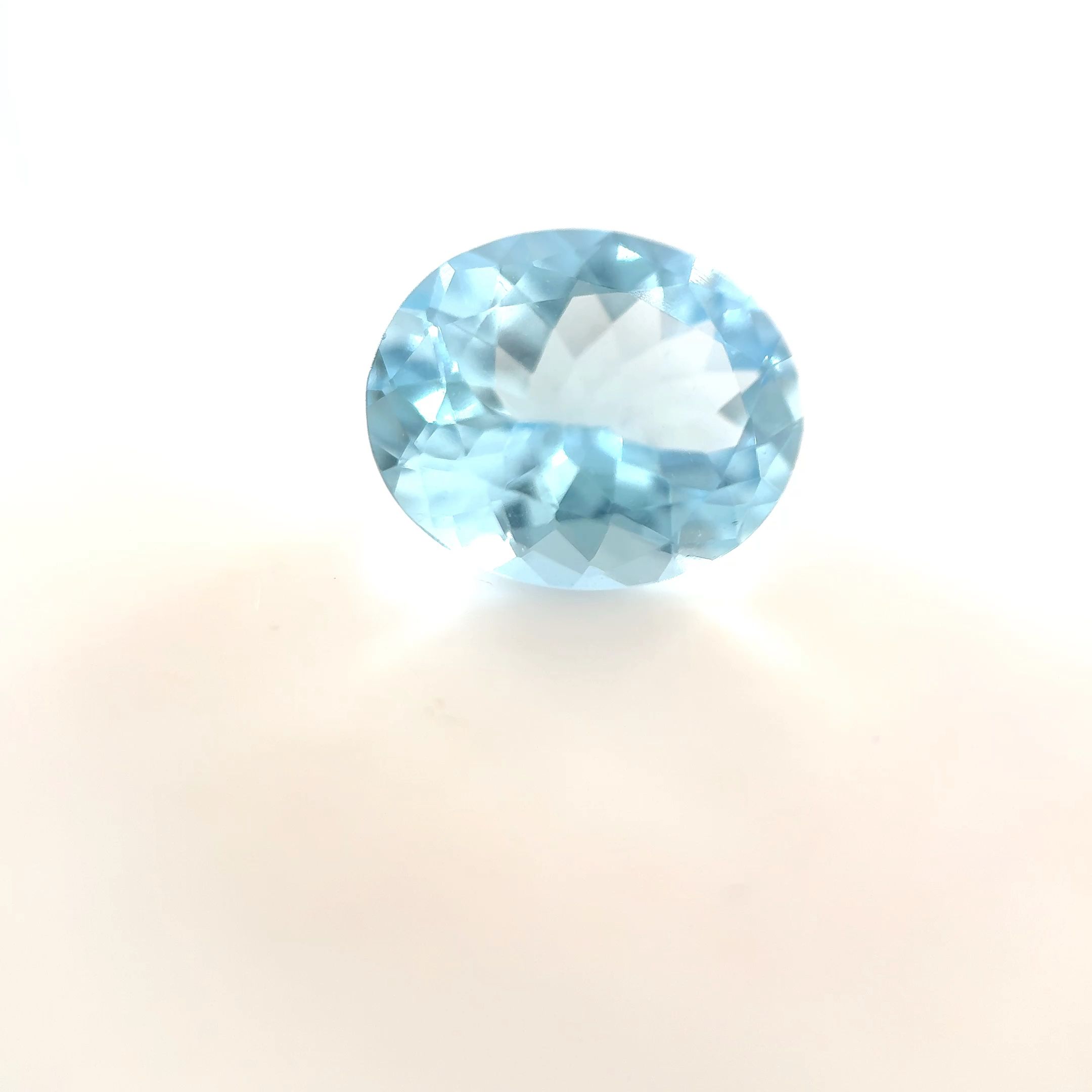 Akwamaryn 3,01 ct, niebieski, szlif owalny