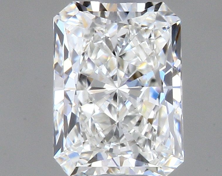 Prírodný diamant radiant,...