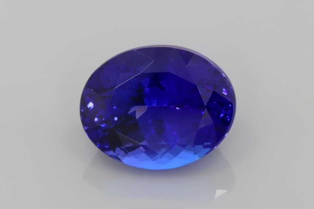 Tanzanit 13,75 ct, niebieski, szlif owalny