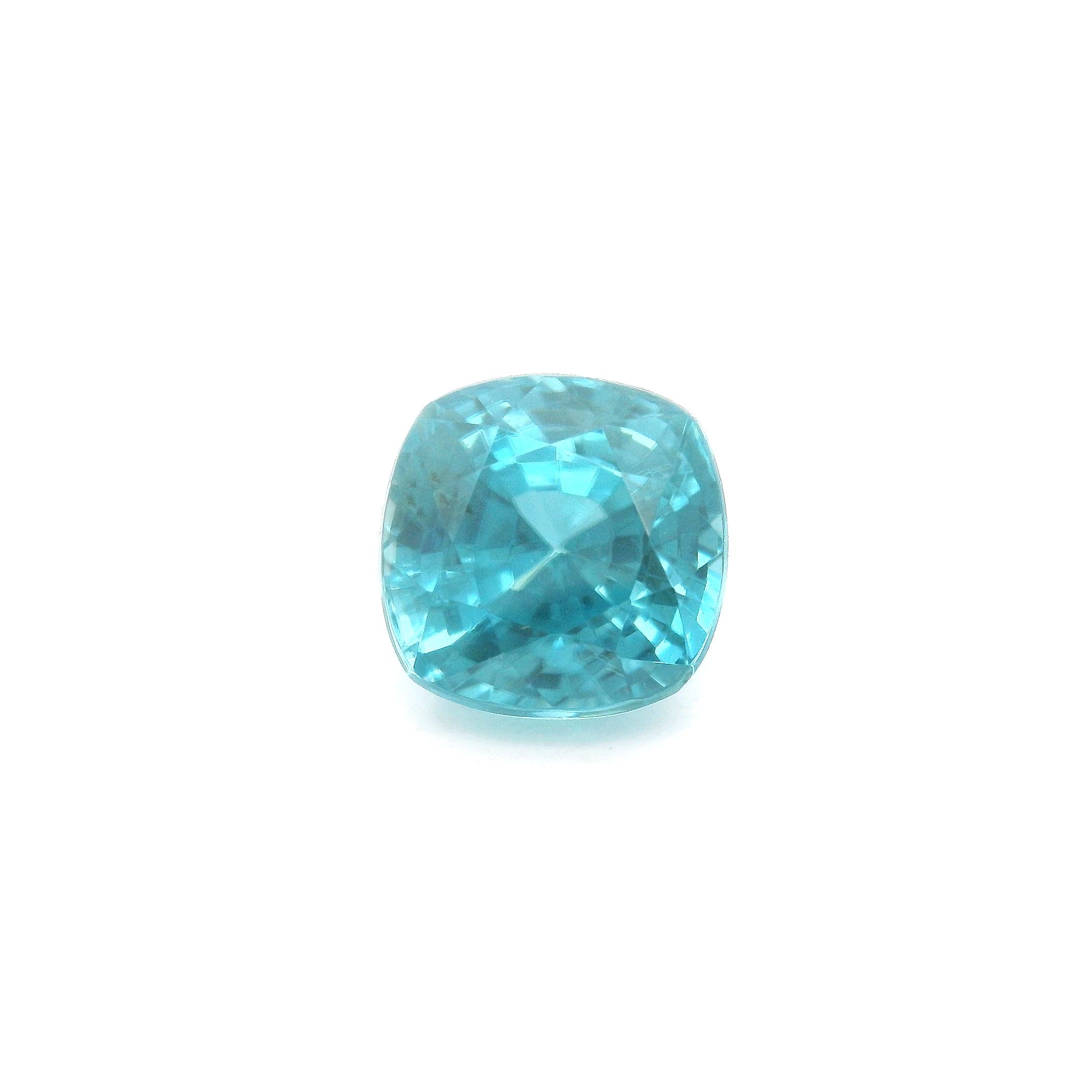 Cyrkon 4,55 ct, niebieski, szlif cushion