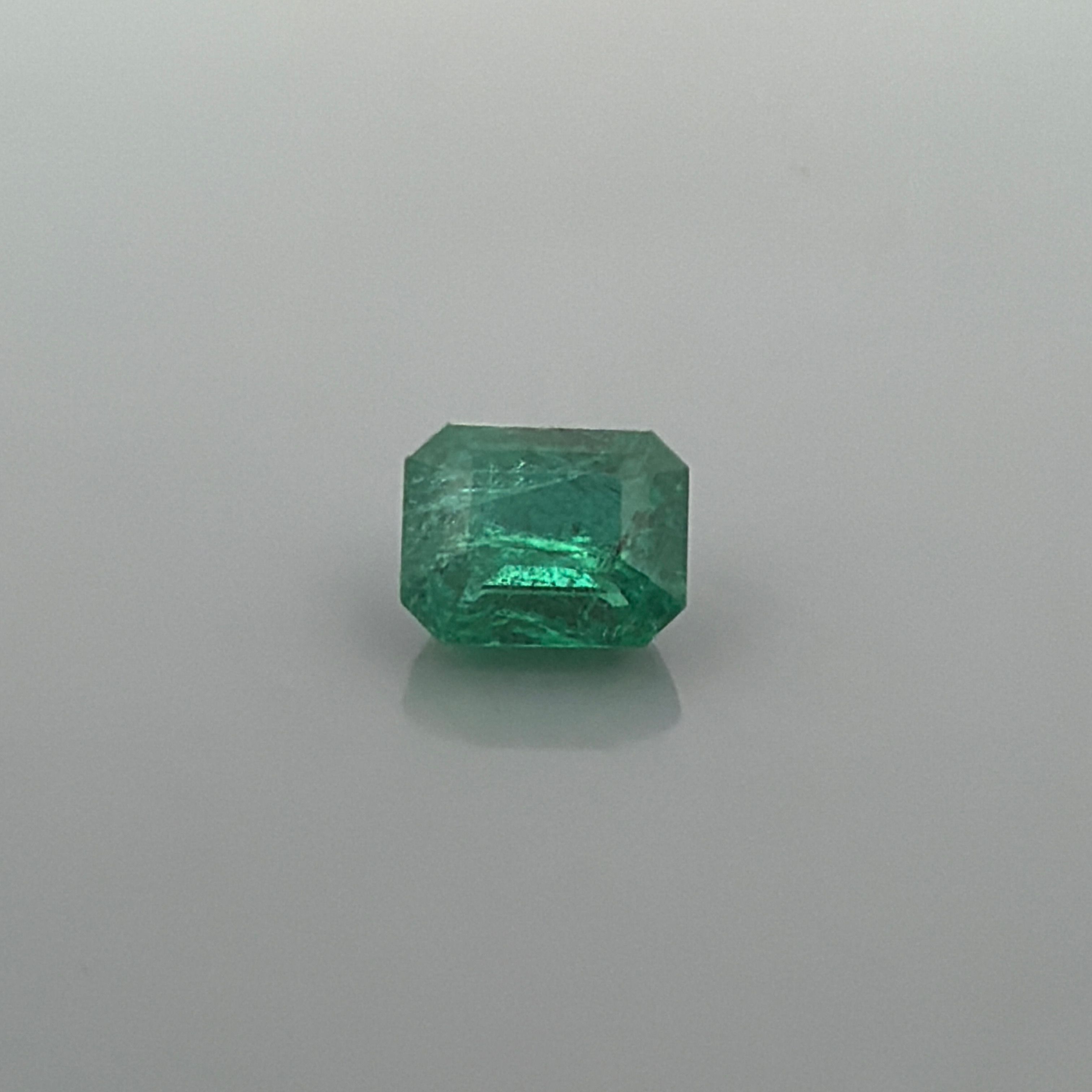 Szmaragd 2,24 ct, zielony, szlif ośmiokątny