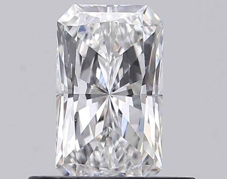 Prírodný diamant radiant,...