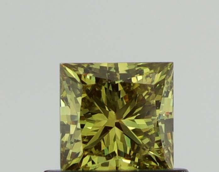 0.64 CT Fancy Green PRINCESS