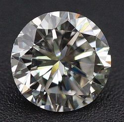 Prírodný diamant okrúhly...