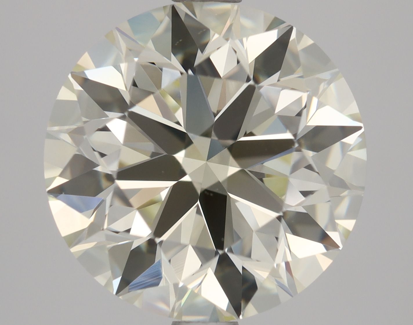 Prírodný diamant okrúhly...