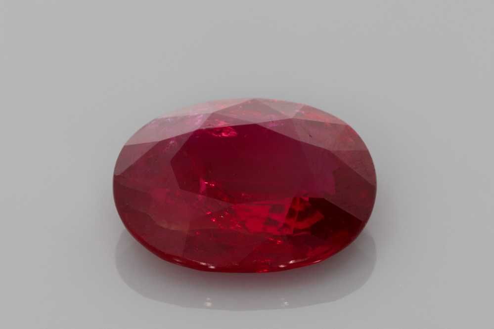 4.4 ct Oval ruby