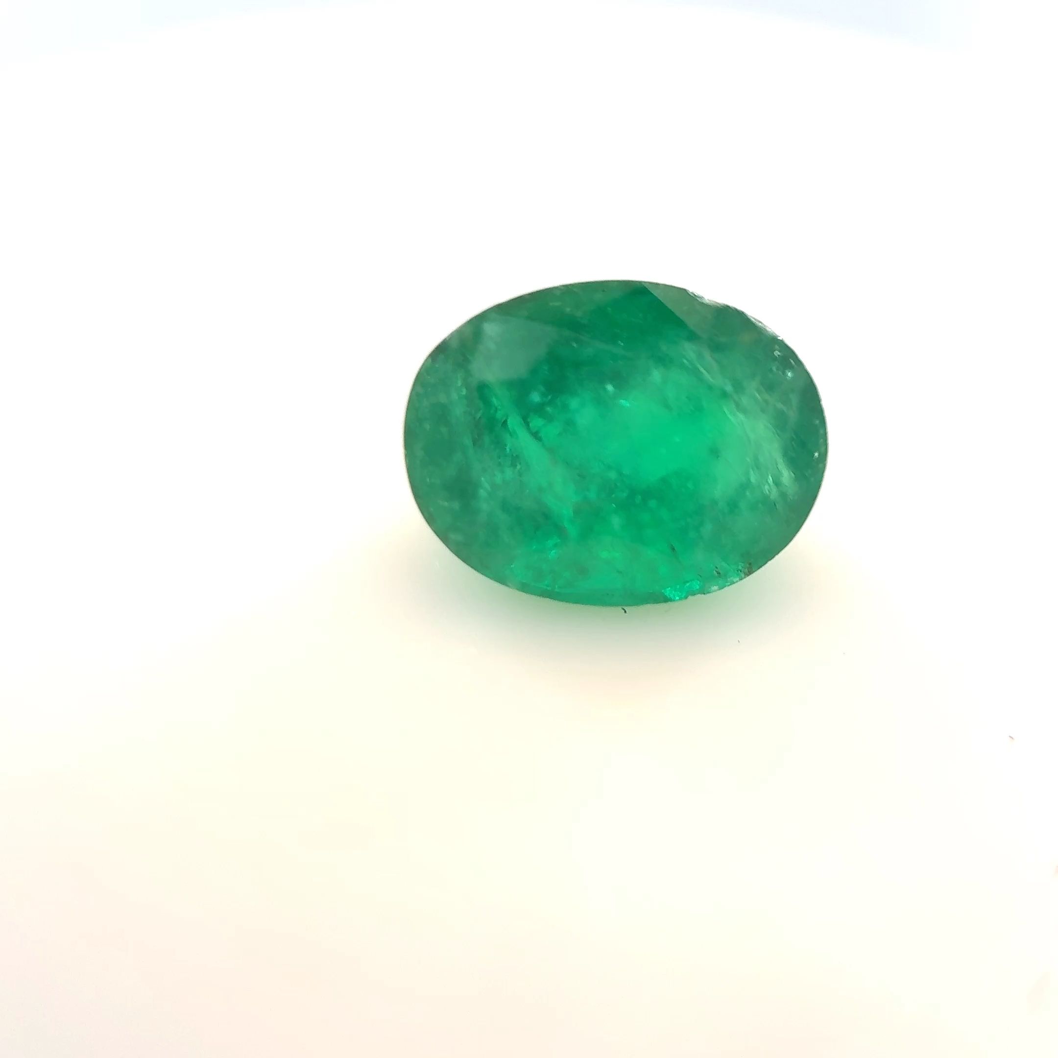 Szmaragd 1,52 ct, zielony, szlif owalny