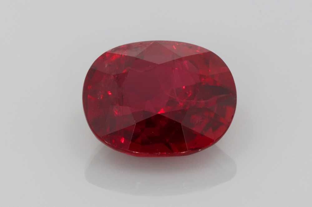 4.05 ct Oval ruby