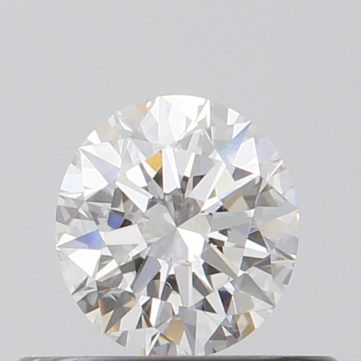 Prírodný diamant okrúhly...