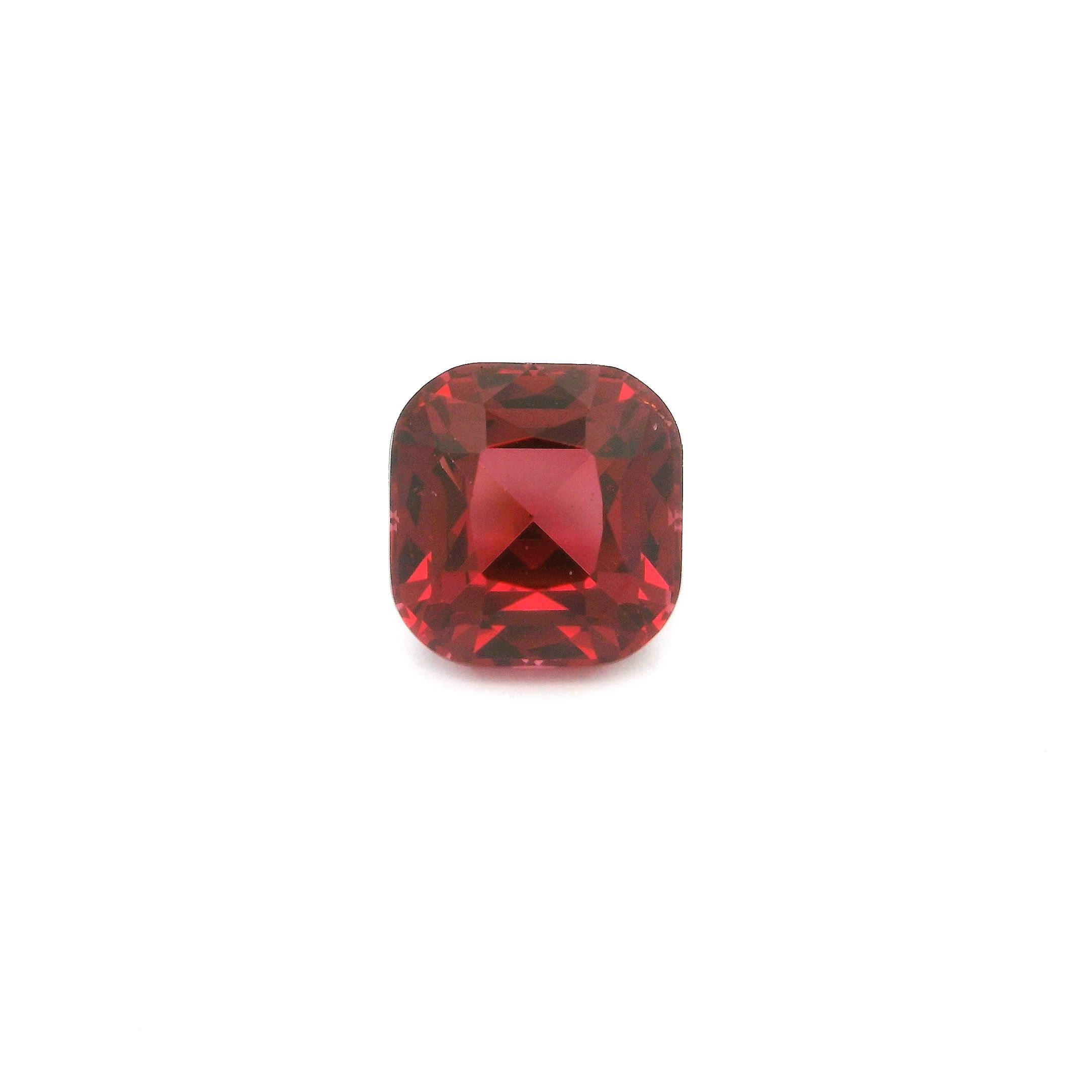 Granat 3,48 ct, różowy, szlif cushion