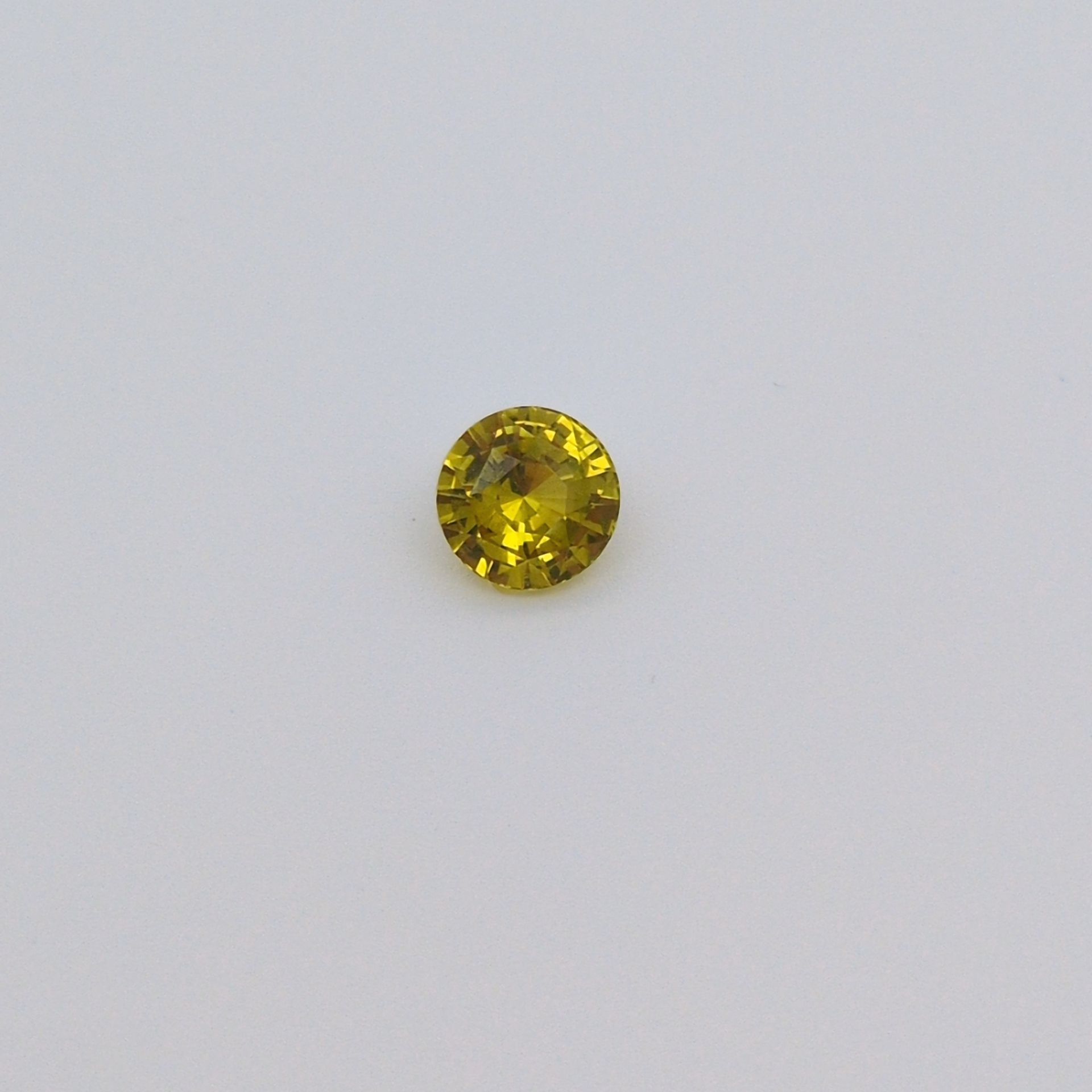 Chryzoberyl 1,52 ct, zielony, szlif okrągły