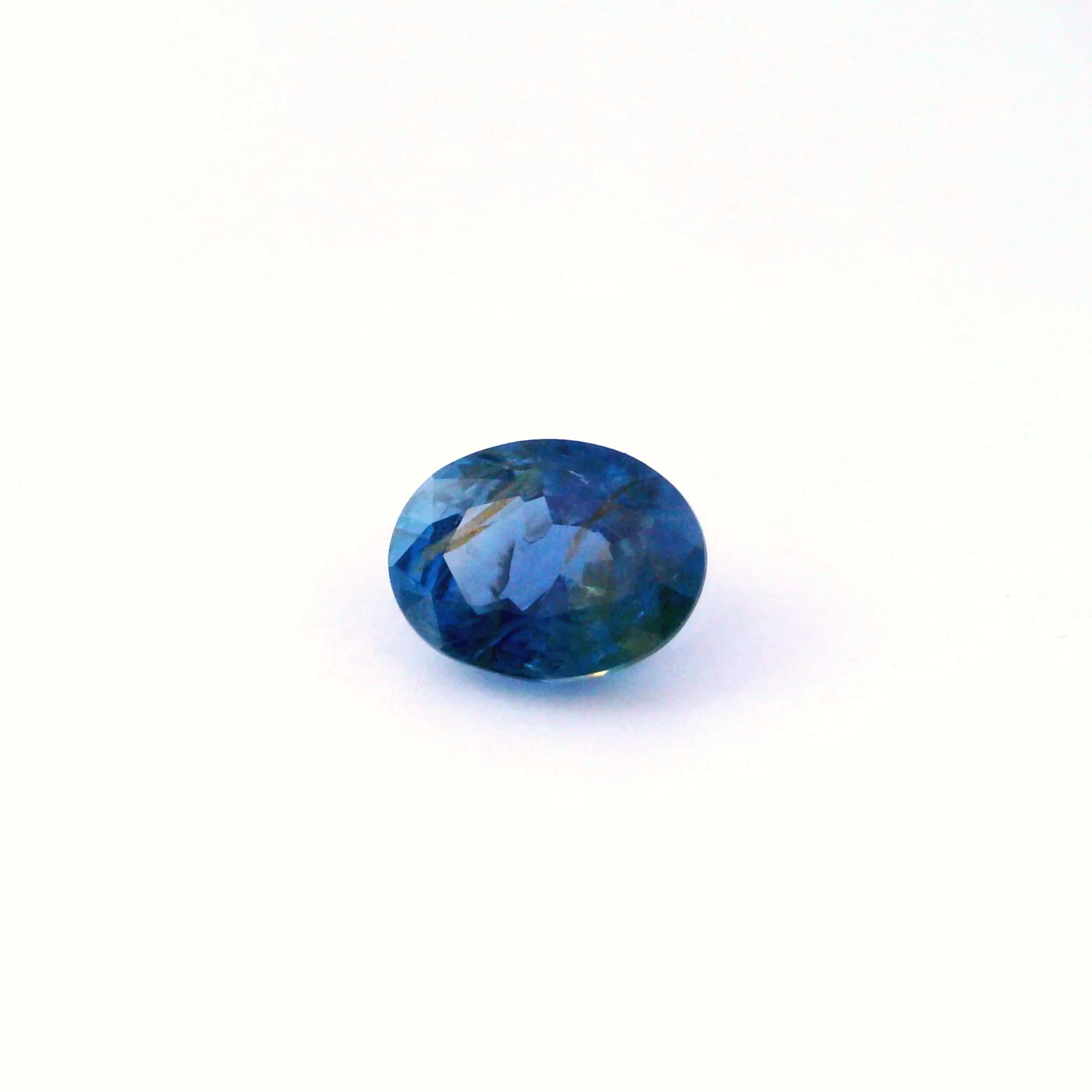SAPPHIRE FACETED 2.66ct BLUE Deep Blue SI SRILANKA NONE