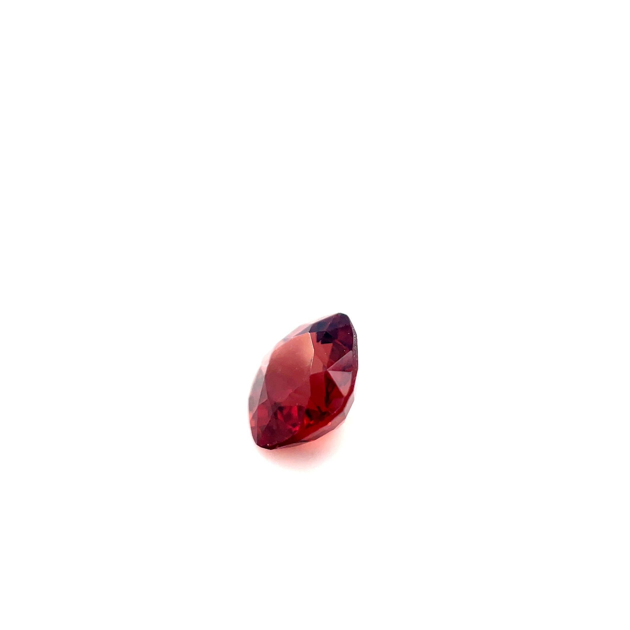 Spinel 1,26 ct, czerwony, szlif cushion