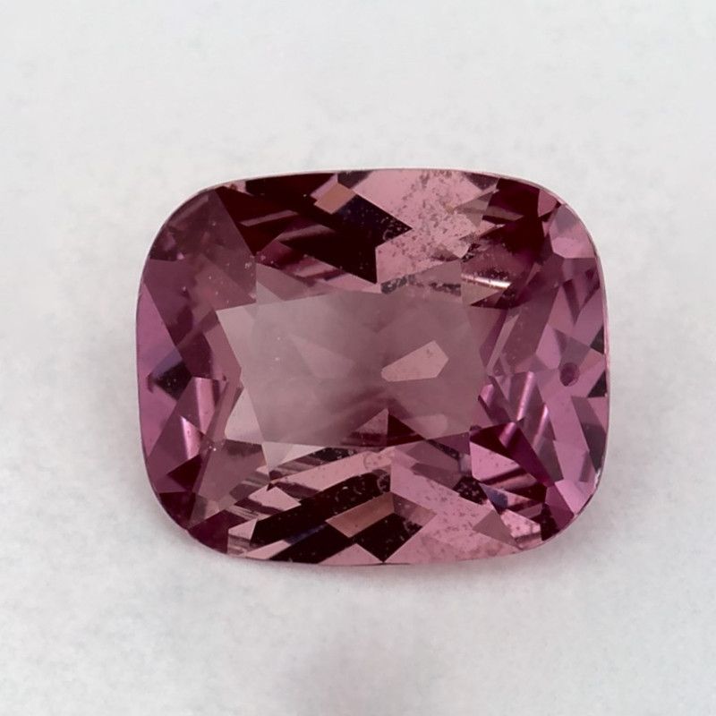 Szafir 1,62 ct, różowy, szlif cushion
