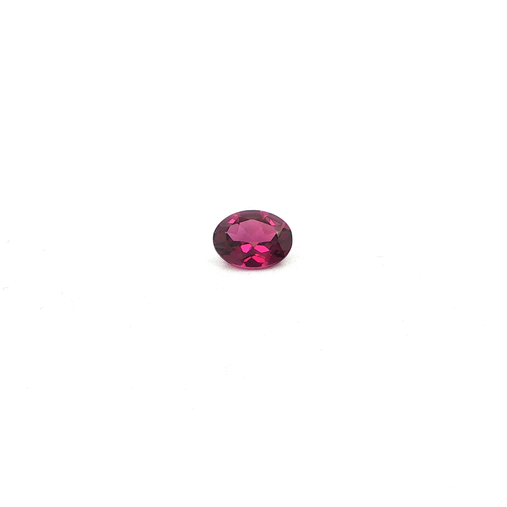 1.37 ct Oval garnet