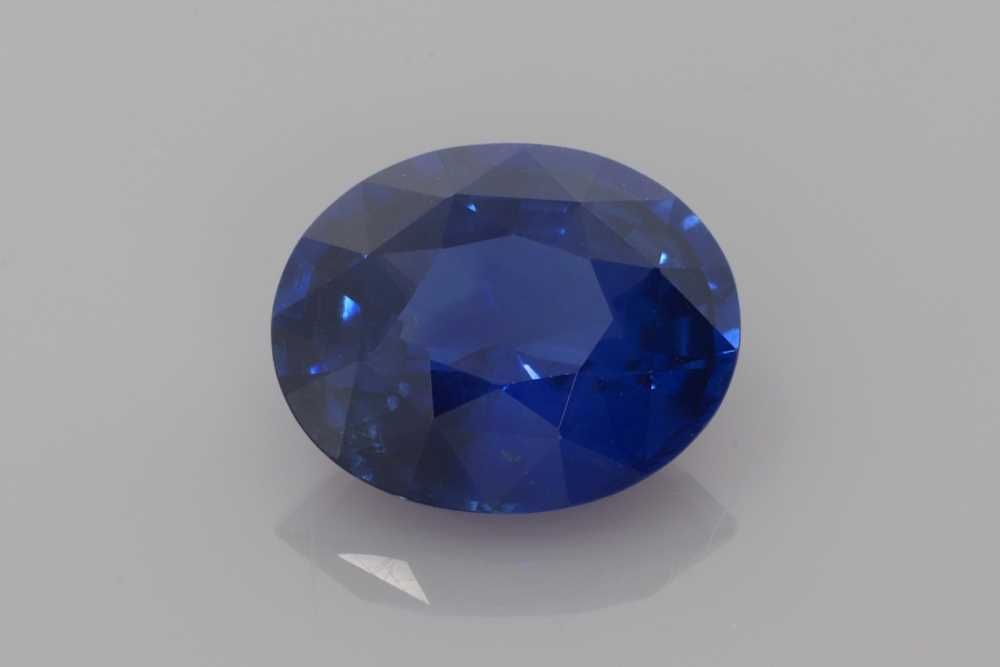 Szafir 3,94 ct, niebieski, szlif owalny