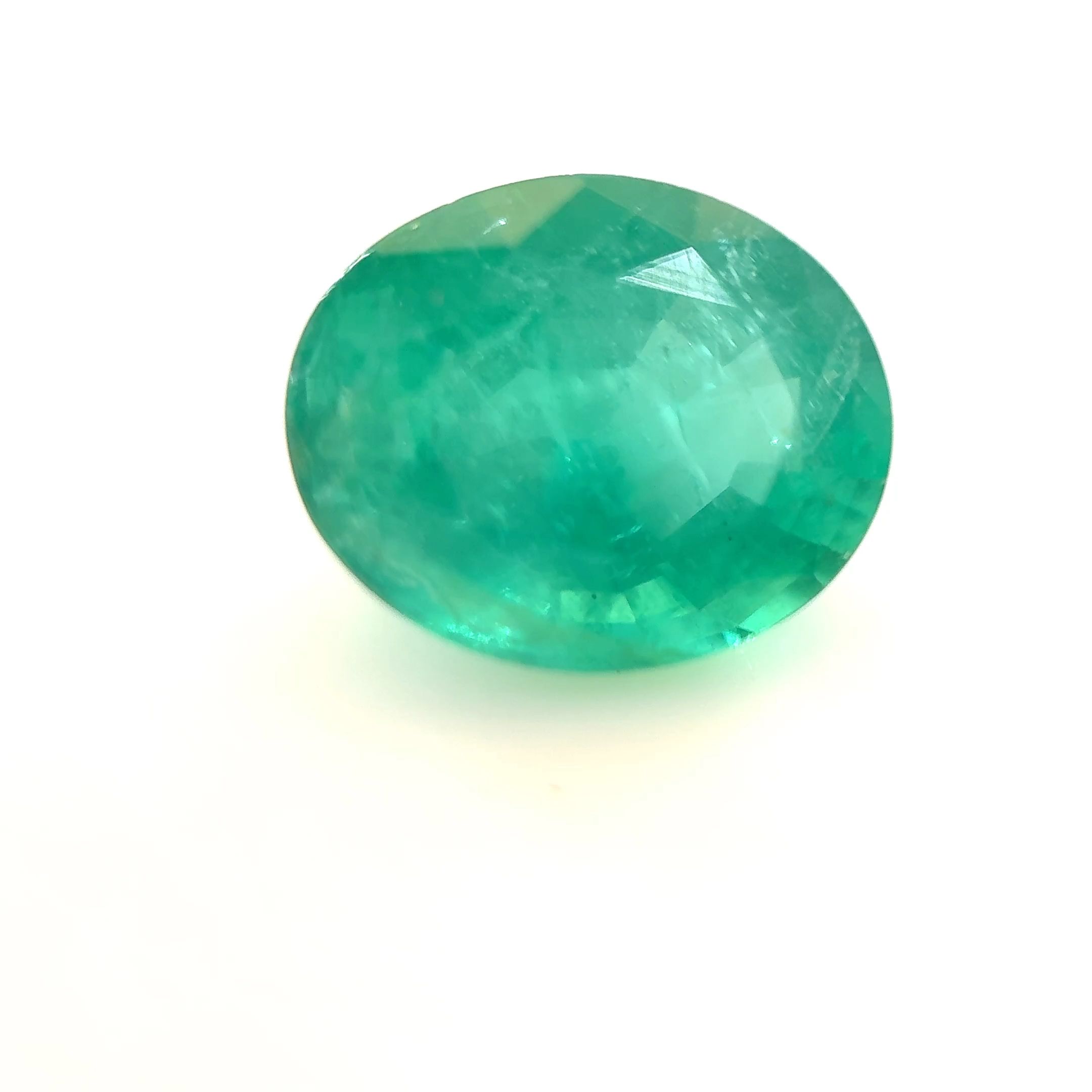 Szmaragd 2,84 ct, zielony, szlif owalny