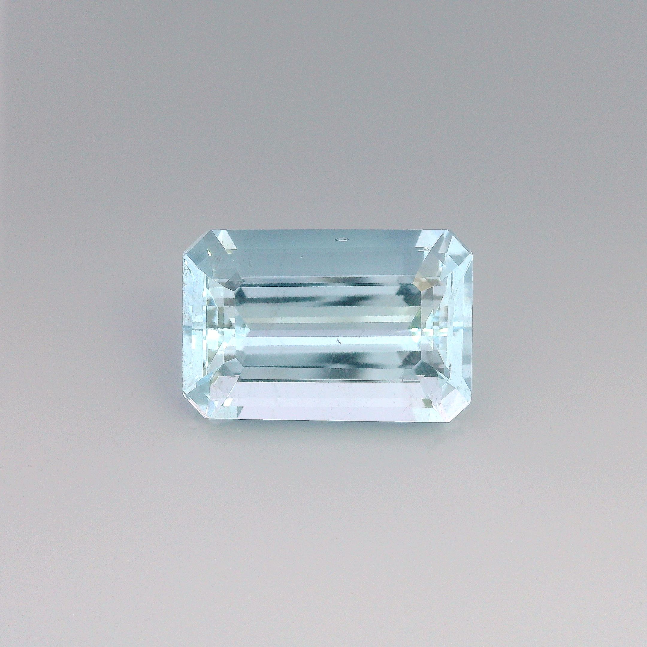 Akwamaryn 13,54 ct, niebieski, szlif ośmiokątny