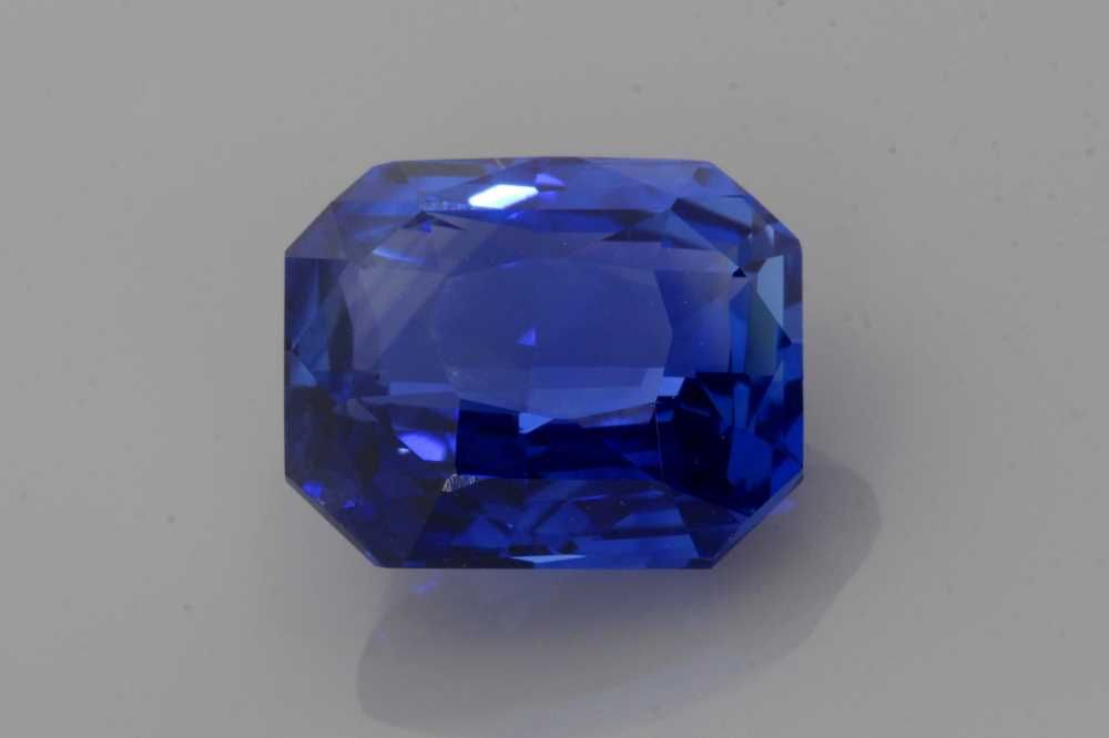 5.97 ct Emerald Sapphire