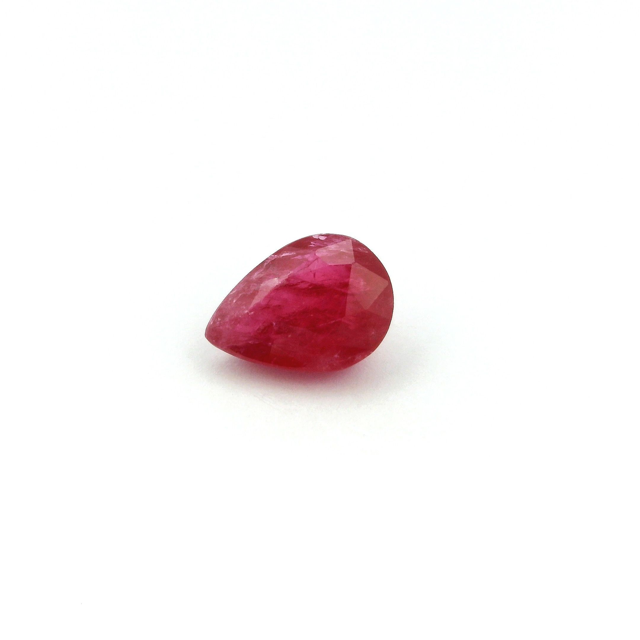 Rubin 1,38 ct, czerwony, szlif gruszka