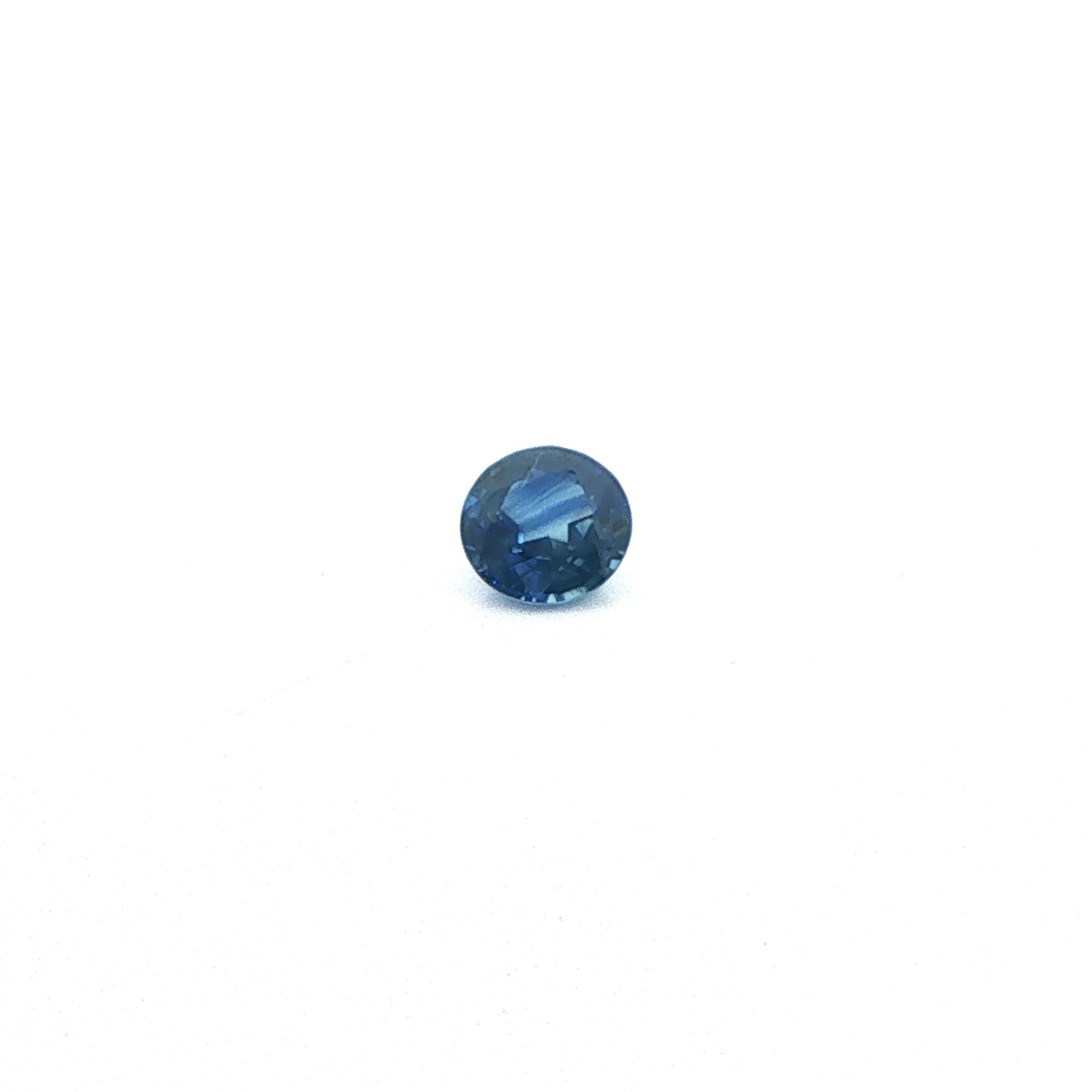 0.54 ct Round sapphire