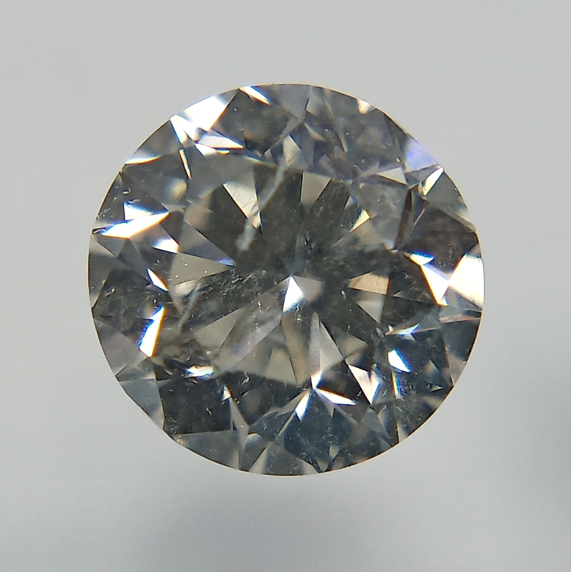 Prírodný diamant okrúhly briliant,... Prírodný diamant okrúhly briliant,...