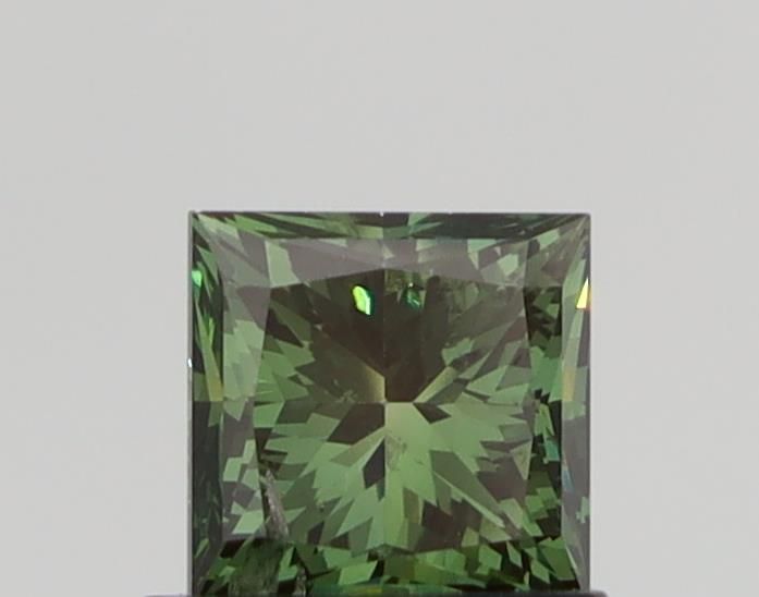 0.9 CT Fancy Green PRINCESS