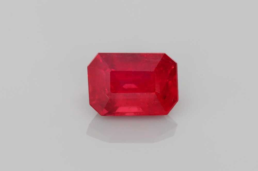 Rubin 1,26 ct, czerwony, szlif szmaragdowy