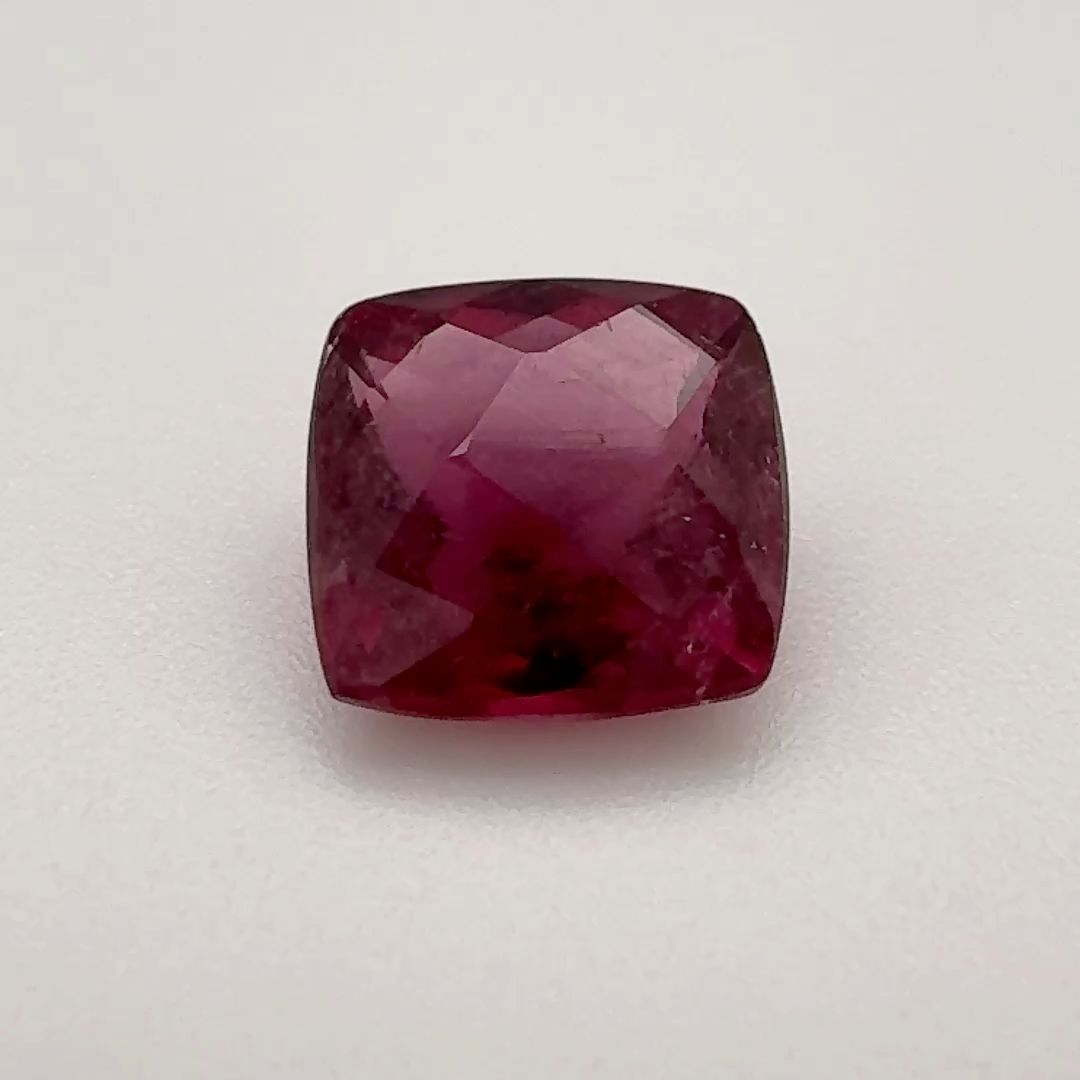 Turmalin 2,20 ct, różowy, szlif cushion