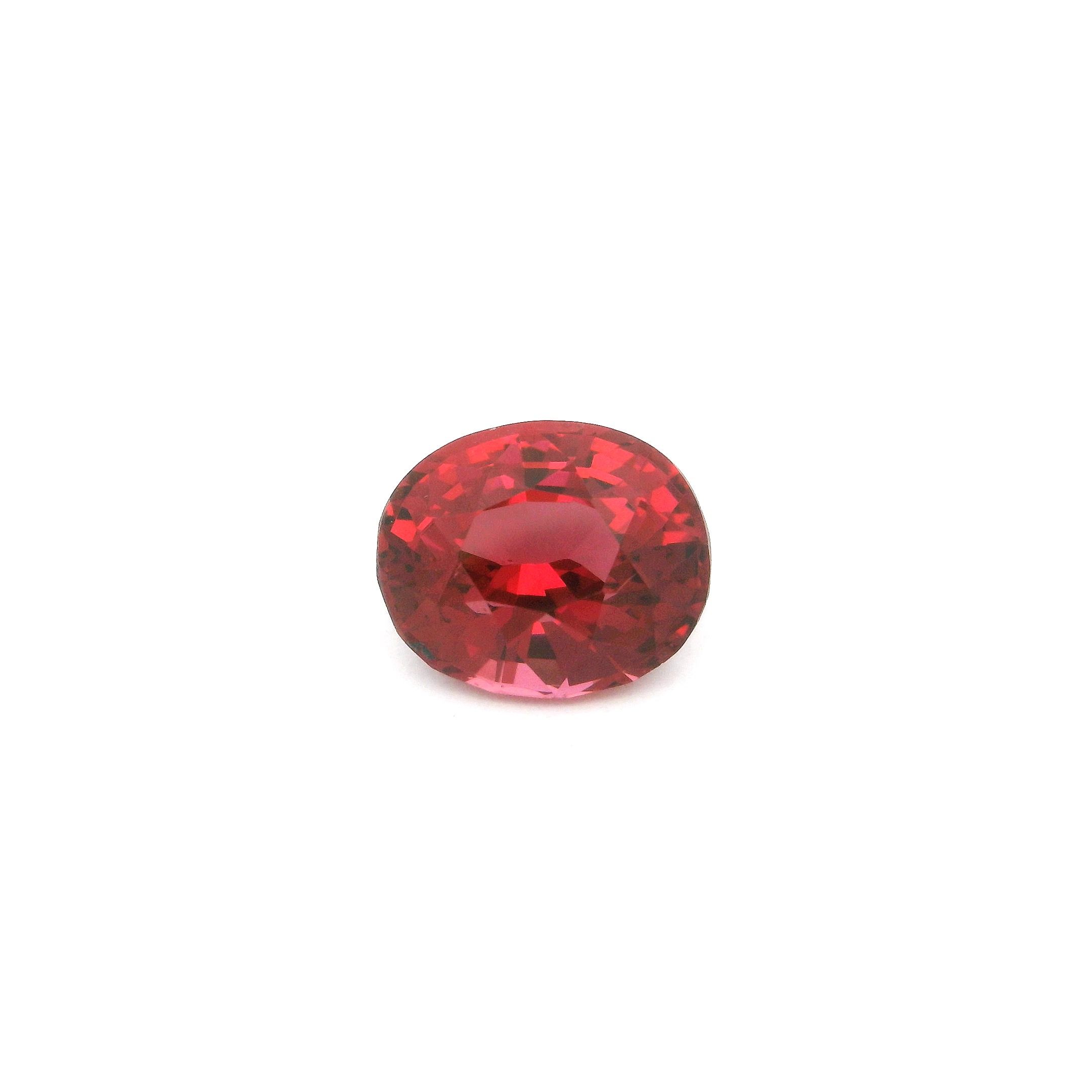 Granat 2,67 ct, różowy, szlif owalny