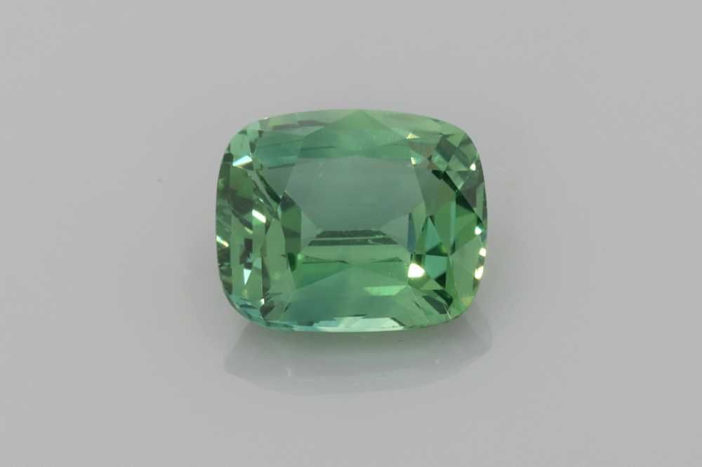 SAPPHIRE FACETED 2.03ct GREEN GREEN SI MADAGASCAR HEATED