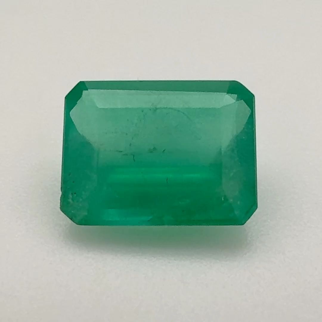 1.89 ct Emerald