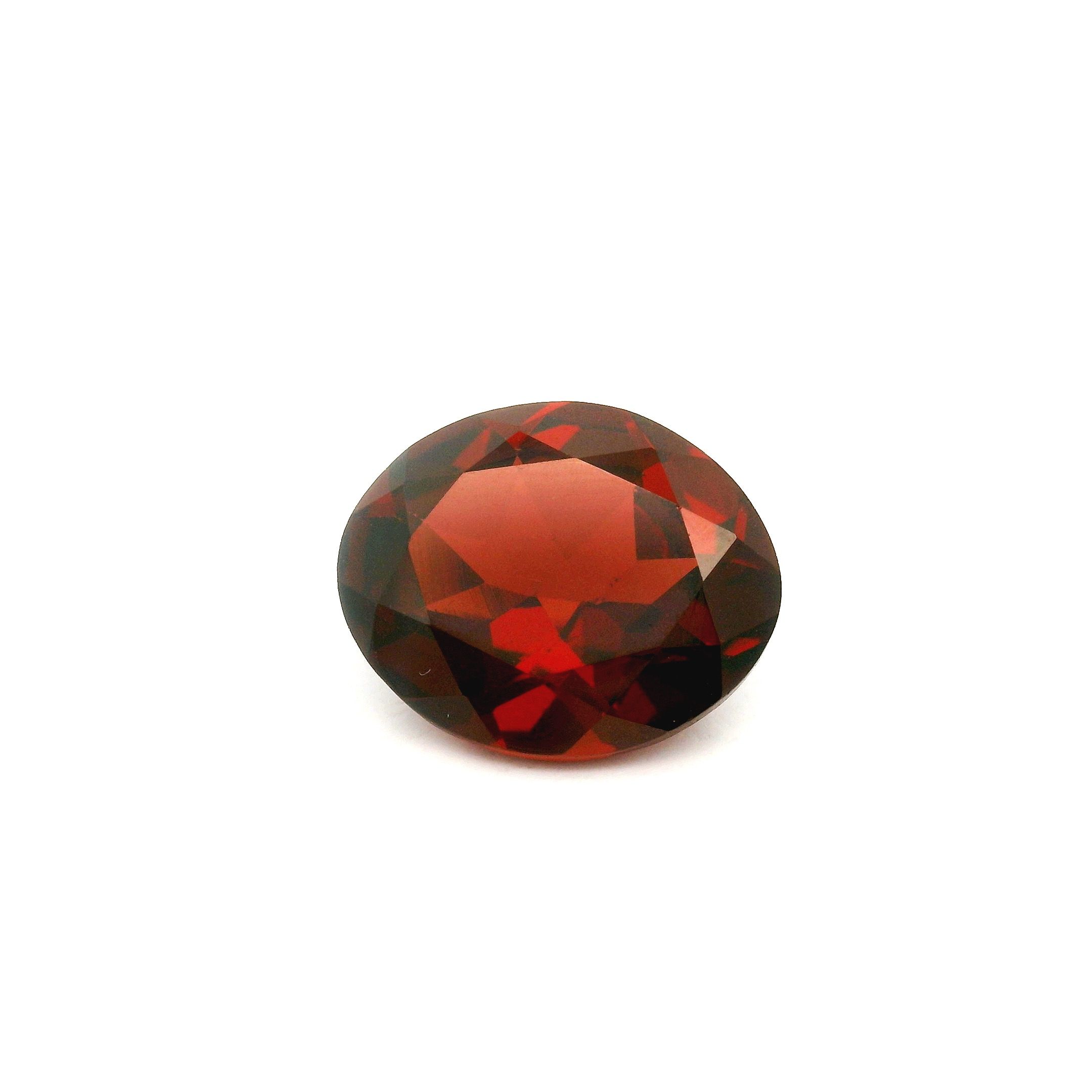 Granat 3,97 ct, czerwony, szlif owalny