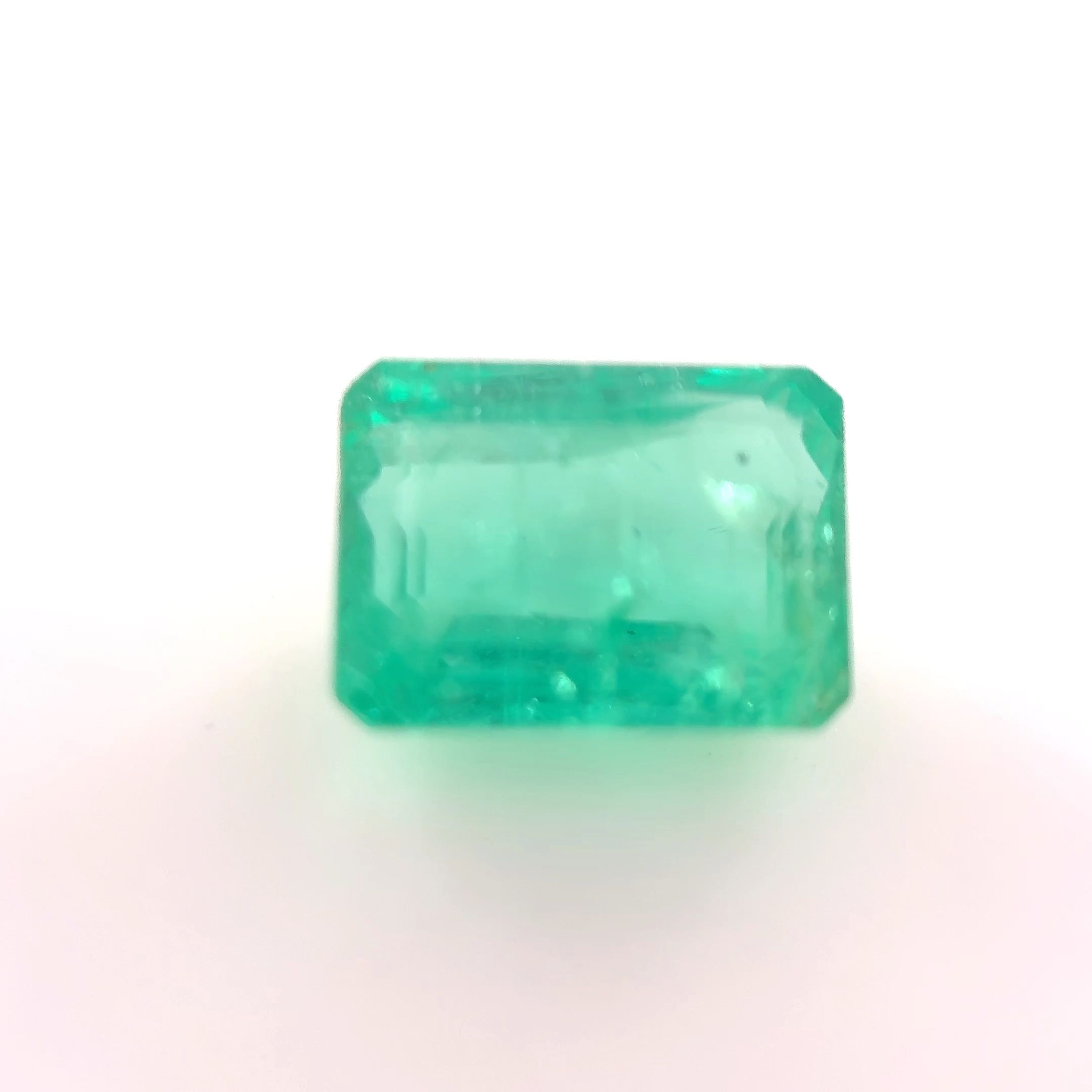 Szmaragd 2,90 ct, zielony, szlif szmaragdowy