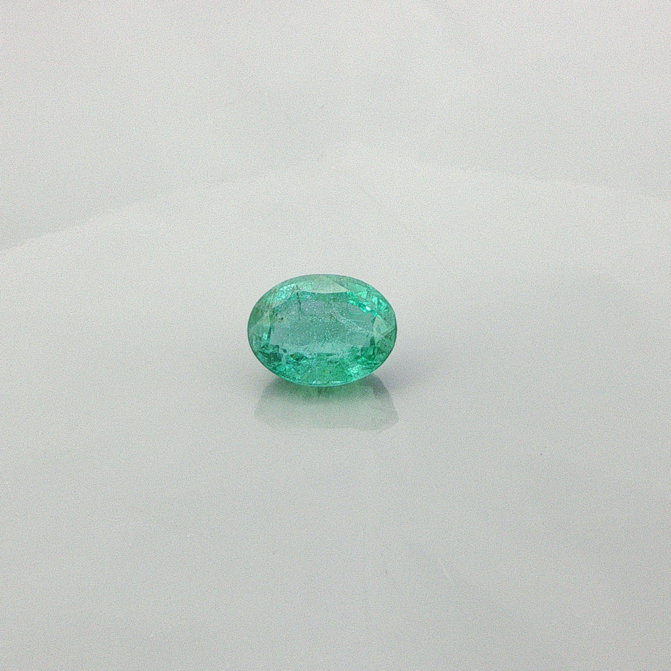 Szmaragd 3,90 ct, zielony, szlif owalny
