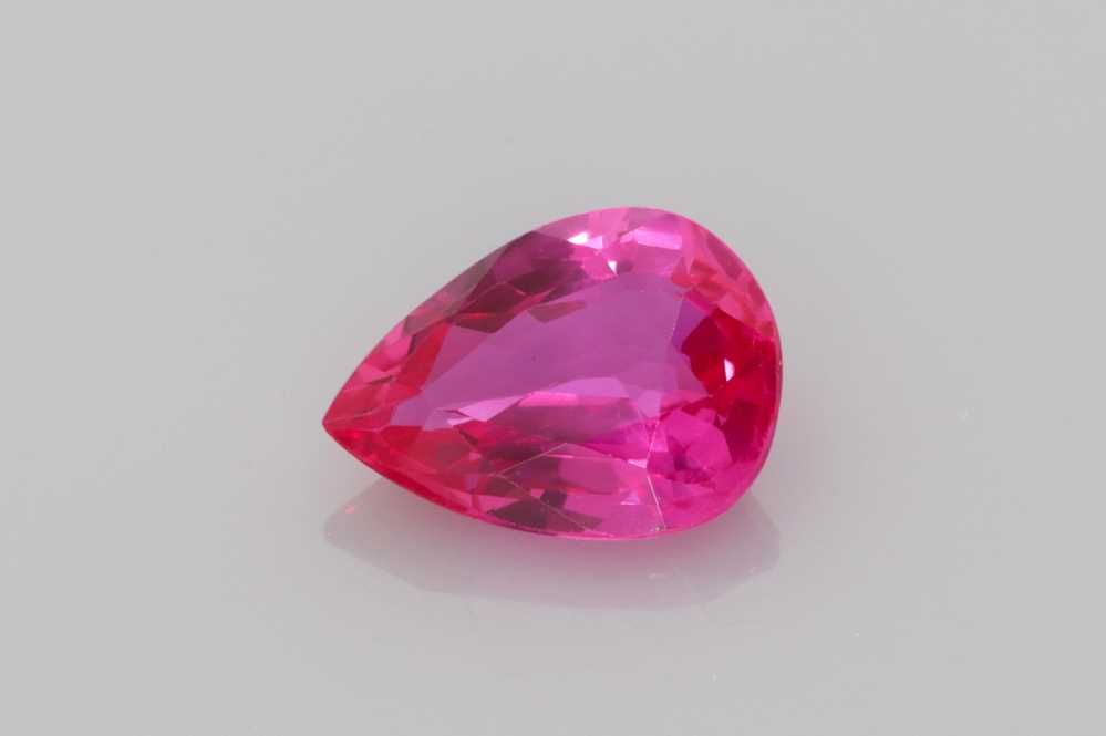 Szafir 1,56 ct, różowy, szlif gruszka