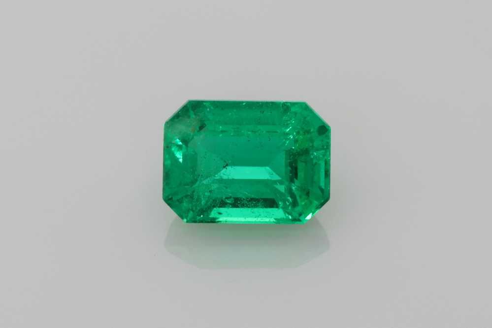 Szmaragd 1,57 ct, zielony, szlif szmaragdowy