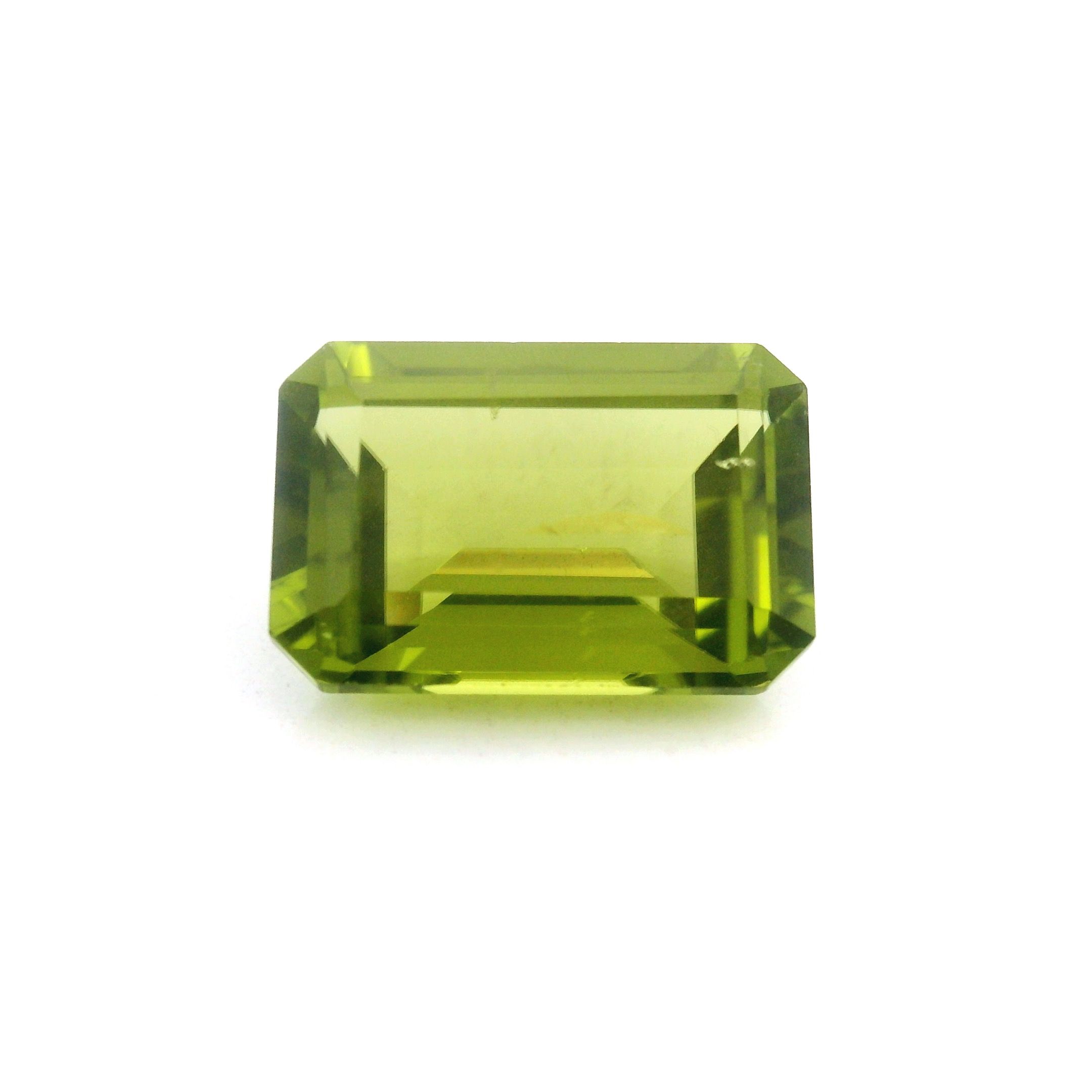 Perydot 4,75 ct, zielony, szlif ośmiokątny