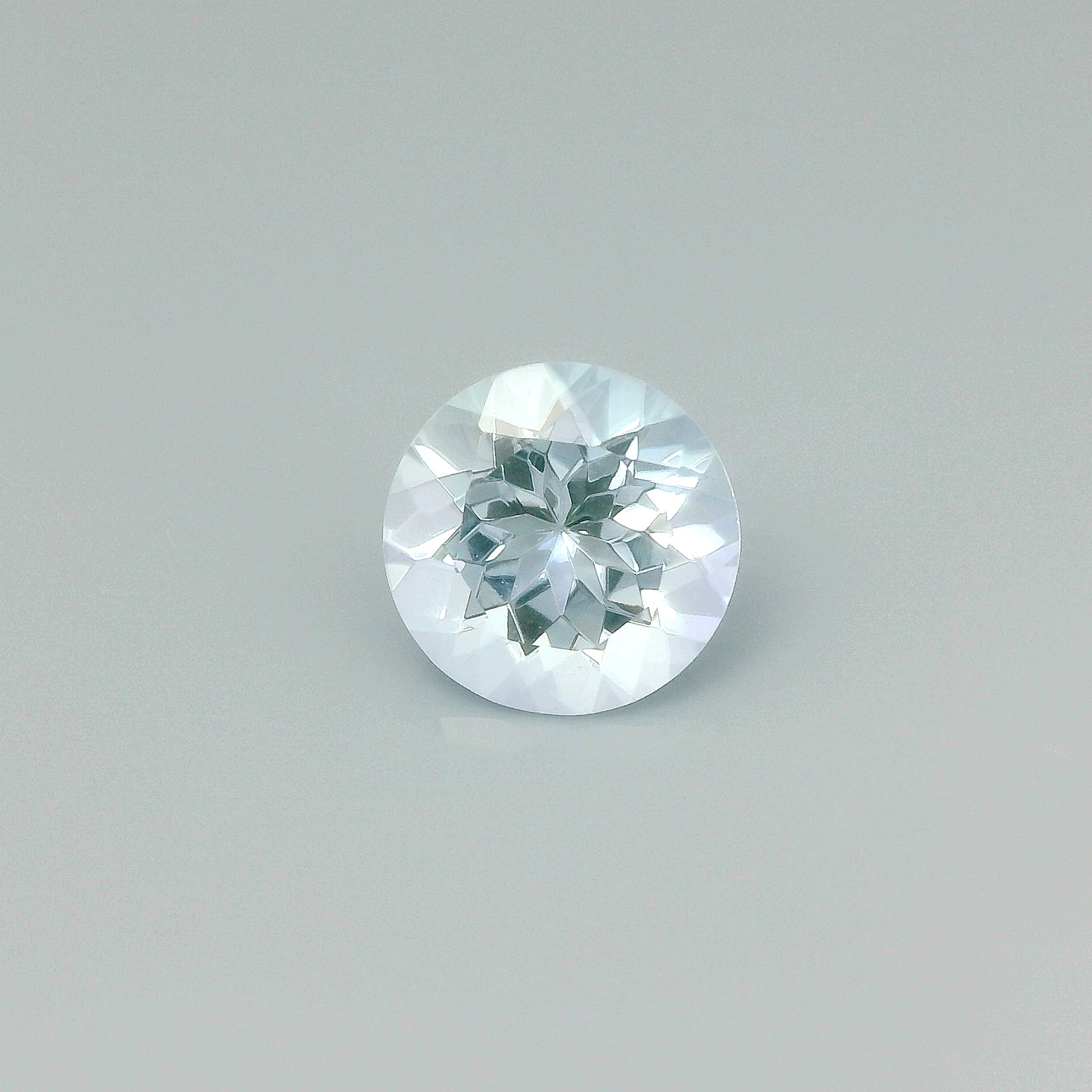 3.1 ct Round Aquamarine