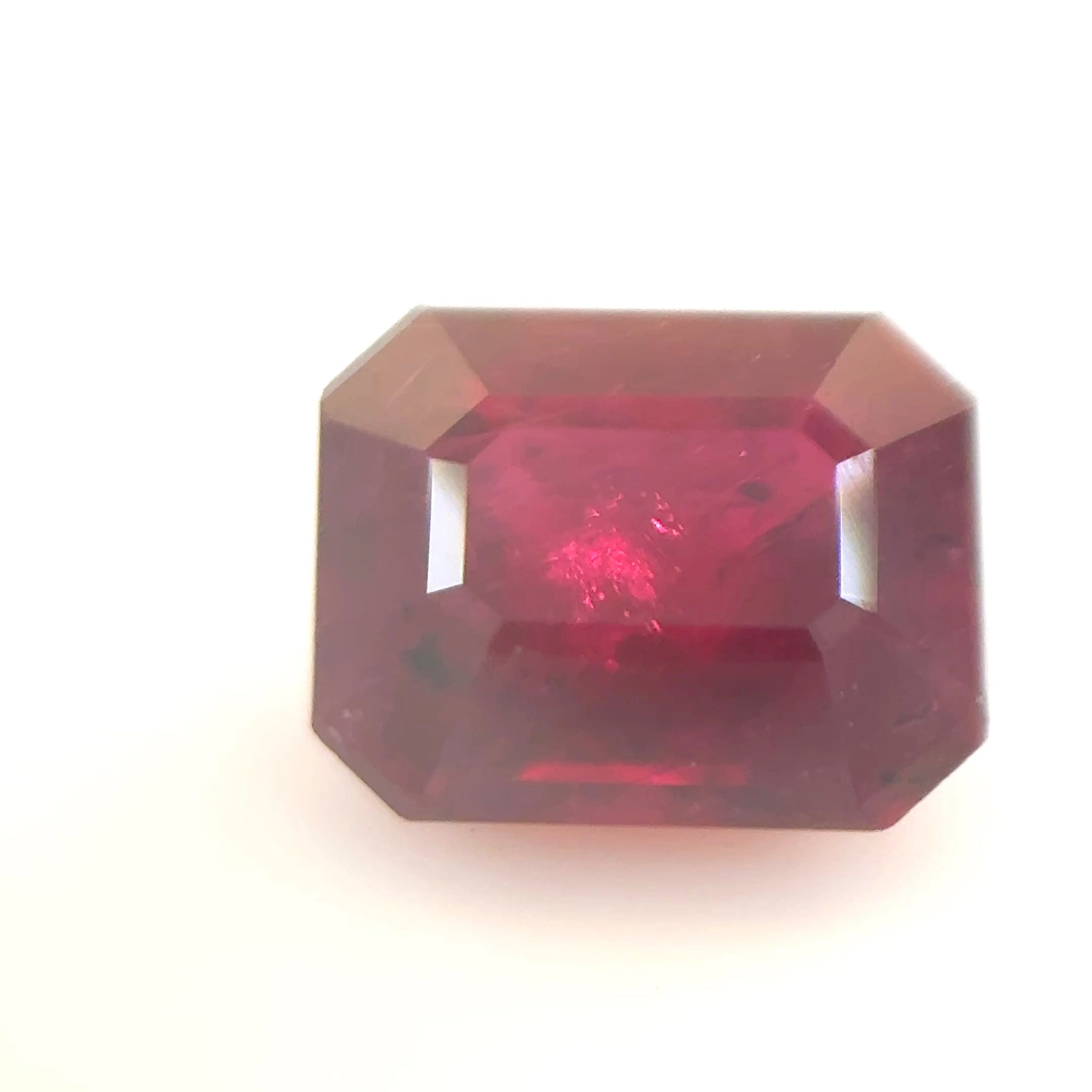 Rubin 1,07 ct, czerwony, szlif szmaragdowy
