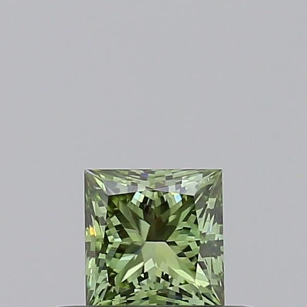 0.31 CT Fancy Vivid Green PRINCESS