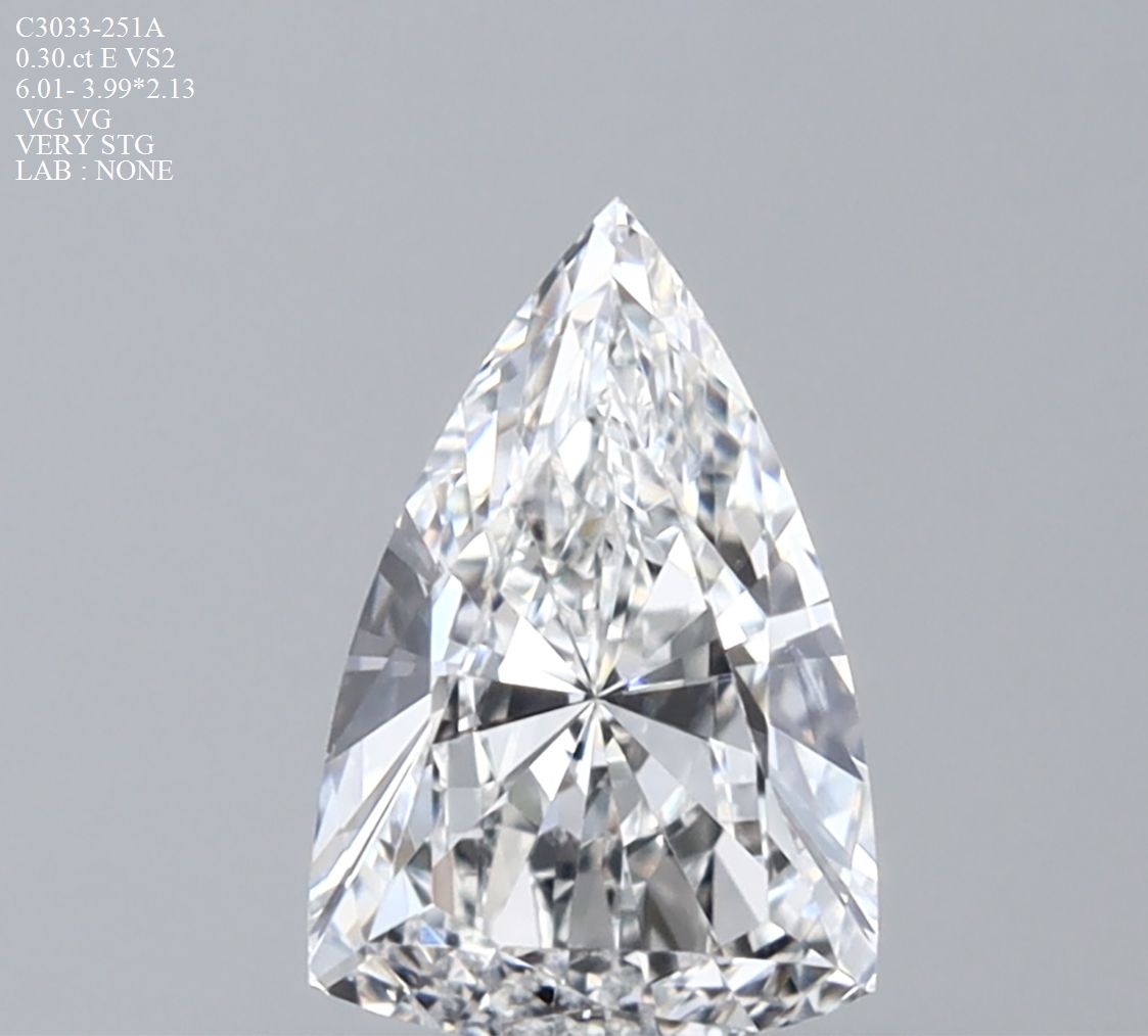 Prírodný diamant triangel,...