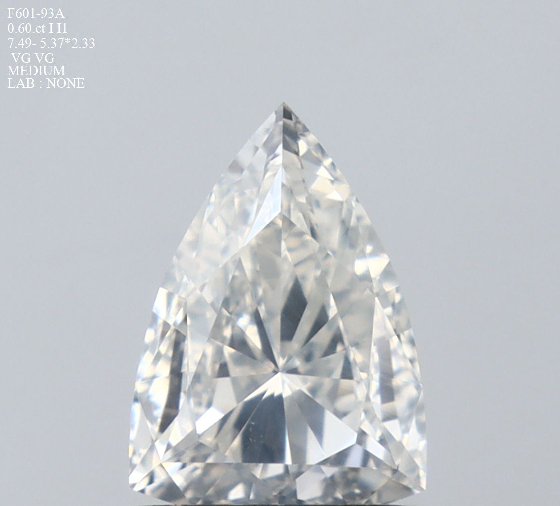 Prírodný diamant triangel,...