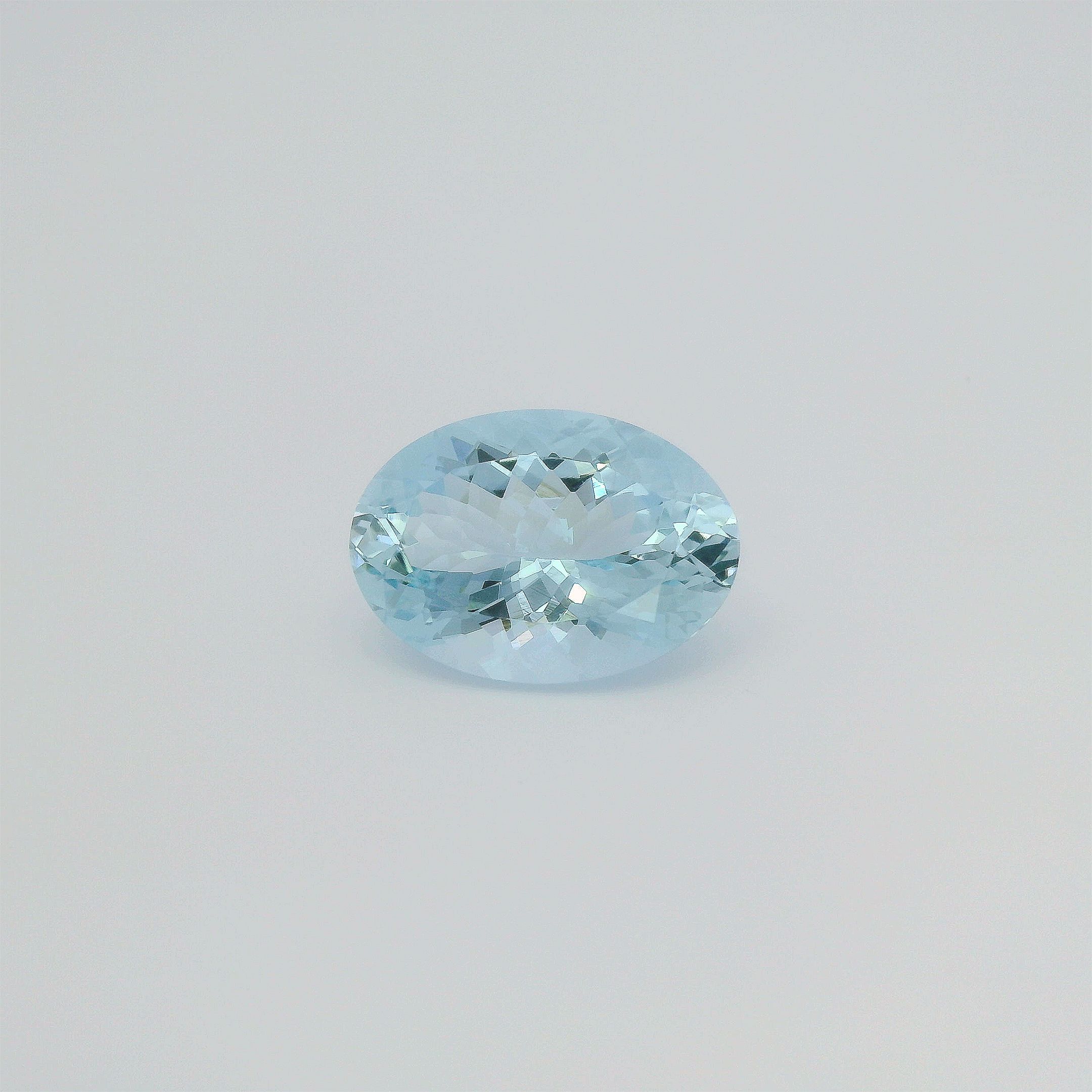 6.86 ct Oval aquamarine