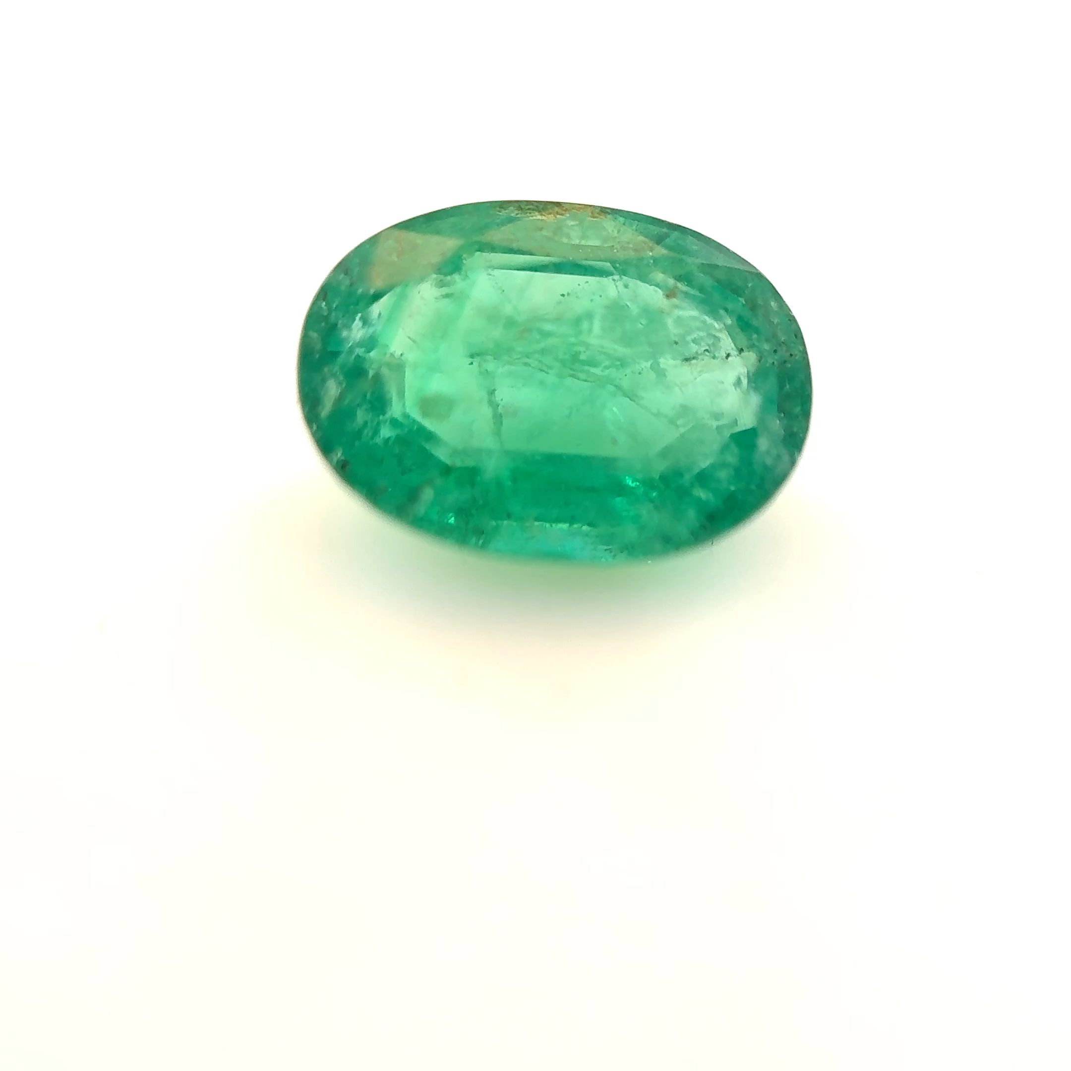 Szmaragd 1,97 ct, zielony, szlif owalny