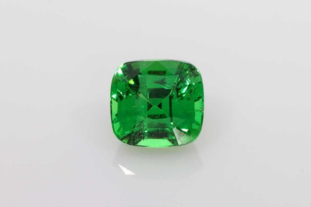 Granat 2,61 ct, zielony, szlif cushion